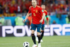 Iniesta Gantung Sepatu!