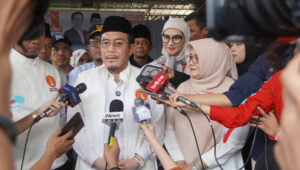 Suswono Blusukan, Bagikan Gerobak Gratis untuk UMKM di Jakarta!