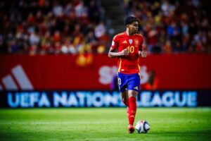 Yamal Siap Tempur Lawan Sevilla!