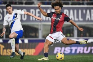 Zirkzee Lambat, Di Canio Sarankan Pinjaman ke Juventus