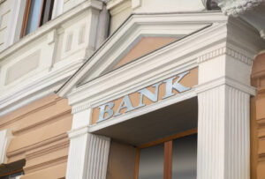 20 Bank Bakal Tutup Tahun Ini? OJK Bersiap!
