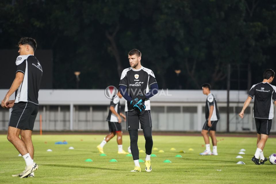 Maarten Paes Terpesona! Suporter Timnas Indonesia Bikin Kiper Ini Terkejut