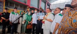 Bebas Disambut Hangat, Pelukan Warga Jadi Bukti Dukungan!