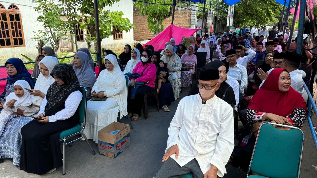 Bebas Manggazali Gelar Maulid Nabi, Ratusan Warga Padati Kediamannya
