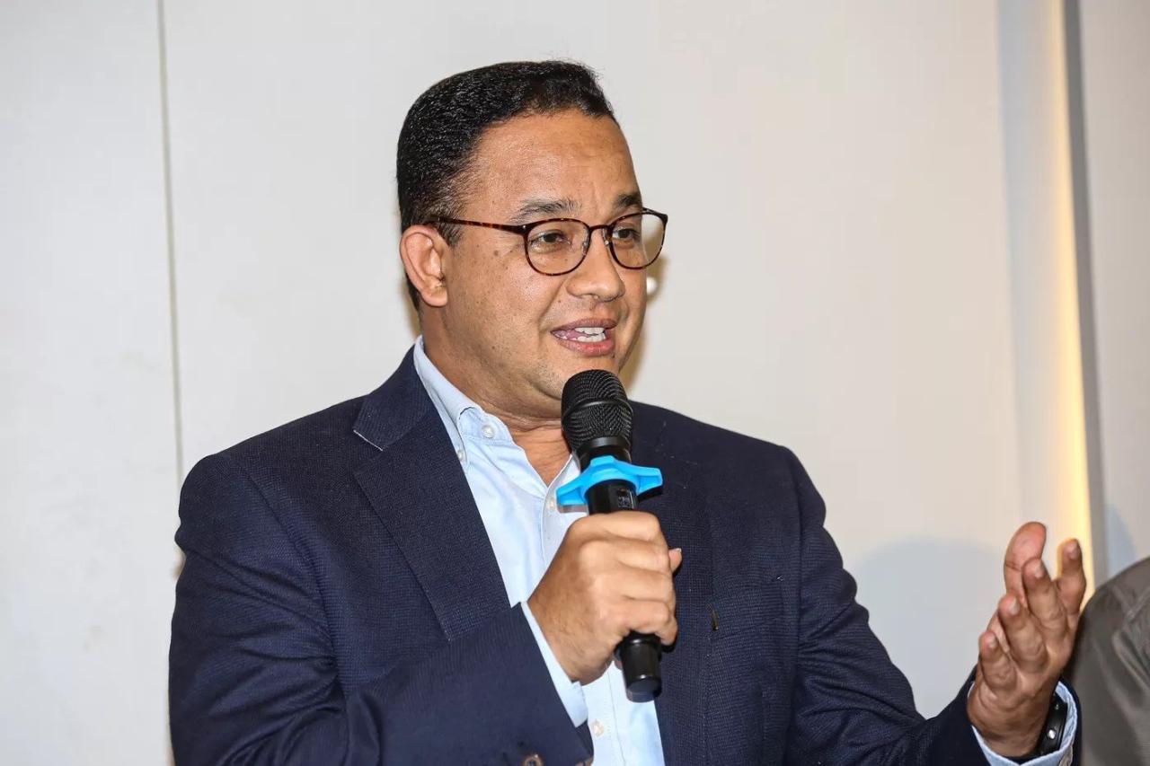 Wartakini.id - Anies Baswedan, mantan Gubernur DKI Jakarta, dikabarkan bakal bergabung dengan kabinet Prabowo Subianto-Gibran Rakabuming Raka. Kabar ini menjadi perbincangan hangat di media sosial. 1 Wartakini.id - Anies Baswedan, mantan Gubernur DKI Jakarta, dikabarkan bakal bergabung dengan kabinet Prabowo Subianto-Gibran Rakabuming Raka. Kabar ini menjadi perbincangan hangat di media sosial.
