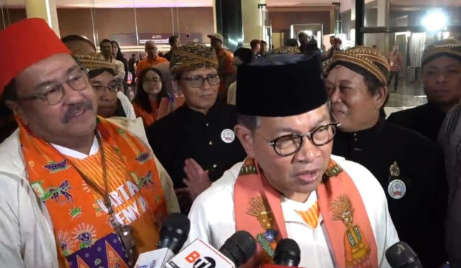 Pramono Anung Siap Kibarkan Bendera di Debat Pertama Pilkada Jakarta 1 Pramono Anung Siap Kibarkan Bendera di Debat Pertama Pilkada Jakarta