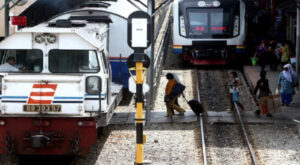 Pelantikan Presiden, Stasiun Gambir Sepi! 32 Kereta Api Dipaksa "Kabur" ke Jatinegara!
