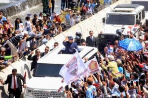 Prabowo Naik Mobil Buatan Pindad, Mobil Dinas Presiden RI Dari Masa ke Masa!