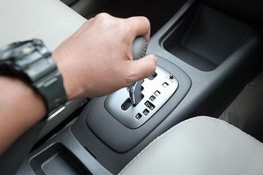 Rahasia Huruf dan Angka di Persneling Mobil Matic: Biar Nggak Salah Gigi!