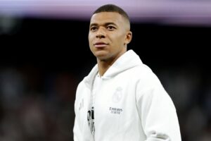 Mbappe Dikritik, Evra: "Dia Masih Muda, Jangan Beri Kunci!"