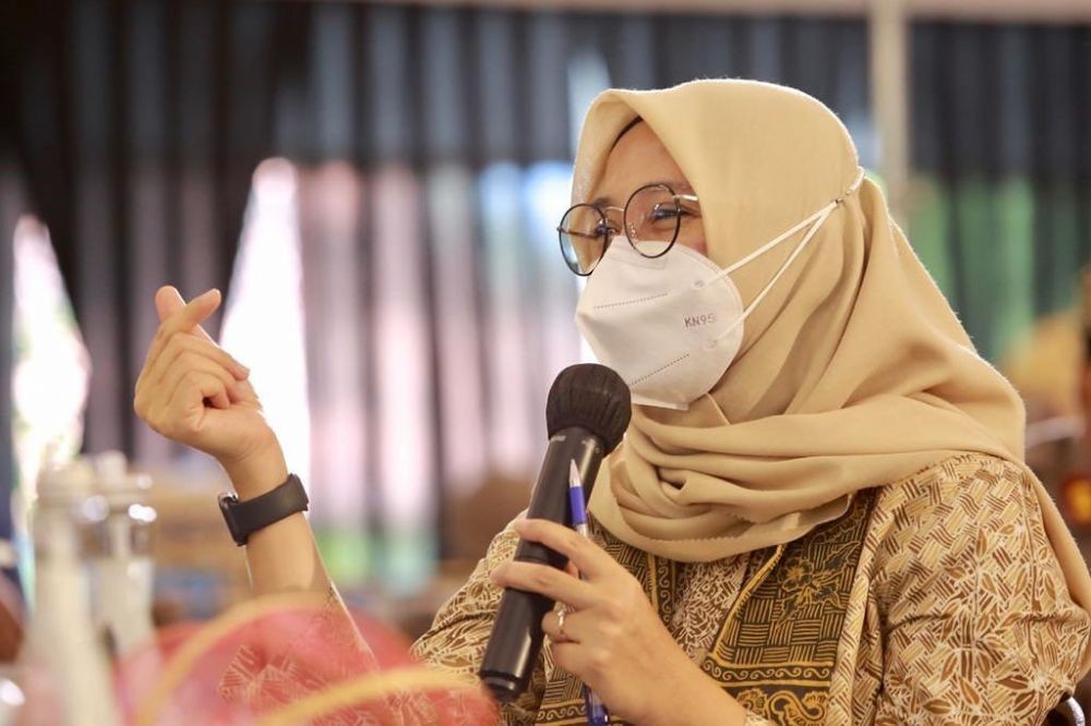 Ipuk Fiestiandani Nikmati Lontong Gratis, Komitmen Dukung UMKM Banyuwangi Tetap Kuat