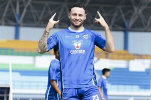 Klok Yakin Persib Tembus Fase Gugur