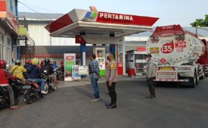 Pelat Kuning Aman! Subsidi BBM Tetap Cair?