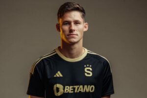 Betis Incar Bek Baru!