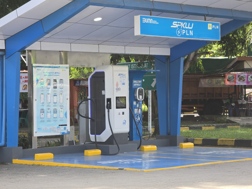 Target Gila Malaysia: 10.000 SPKLU! Indonesia Tertantang? 1 Target Gila Malaysia: 10.000 SPKLU! Indonesia Tertantang?