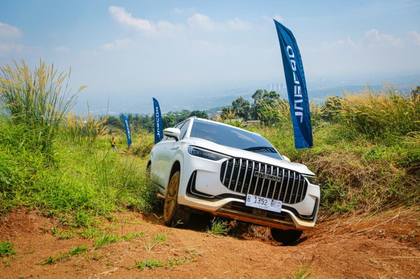 Sensasi SUV Premium! JAECOO J8 AWD Resmi Meluncur!