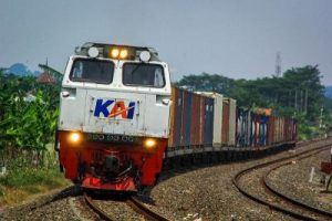 Rekor! Jutaan Ton Barang Lewat Kereta, ODOL Terancam!