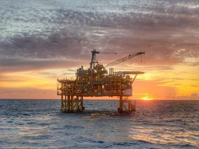 Perang Minyak: AS vs Iran, Siapa Raja Baru?