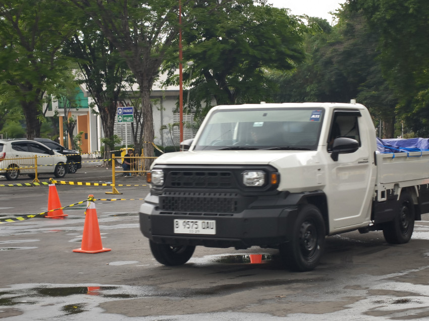 Serangan Kilat Mobil Listrik China! Strategi Jepang di Indonesia?
