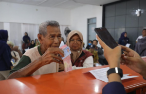 Bansos PKH & BPNT 2025: Cek Sekarang! Ada Dana Tambahan?