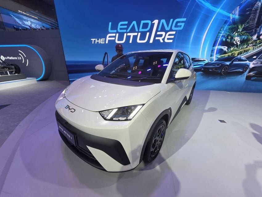 BYD Atto 1:  Harga LCGC, Fitur Mewah!