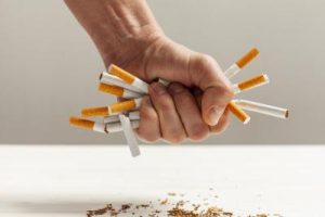 Tarif Cukai Rokok Bikin Industri Sesak Napas? Moratorium Jadi Solusi?