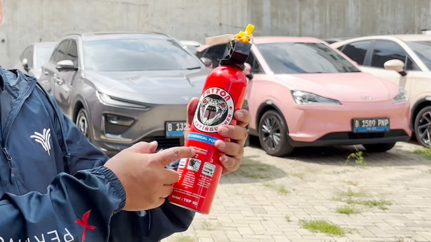 Mobil Listrik Terbakar?  Rahasia di Dasbor!