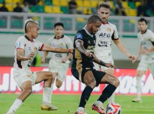 Banten Warriors Menang Telak! Dewa United Hancurkan Persik Kediri
