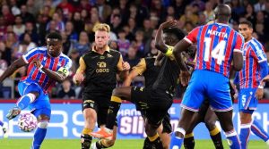 EZE Kabur, Palace Menang!
