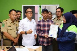 Heboh! Wamenaker Diciduk KPK, Puluhan Mobil dan Motor Mewah Disita!