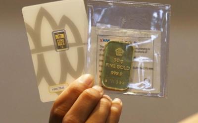 Emas Antam Anjlok Awal Pekan! Harga Seketika Turun, Peluang Investor?