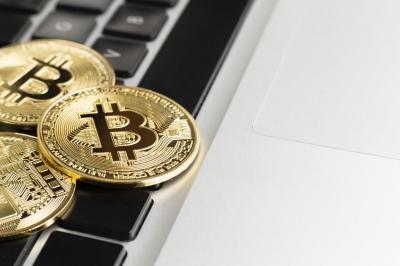 Kejutan Pasar! Bitcoin Libas Emas dan Saham di Tengah Badai Konflik Global