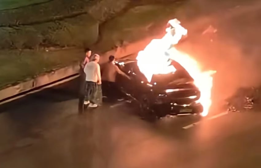 Horor EV: Pintu Elektronik Gagal, Pengemudi Terjebak Maut!