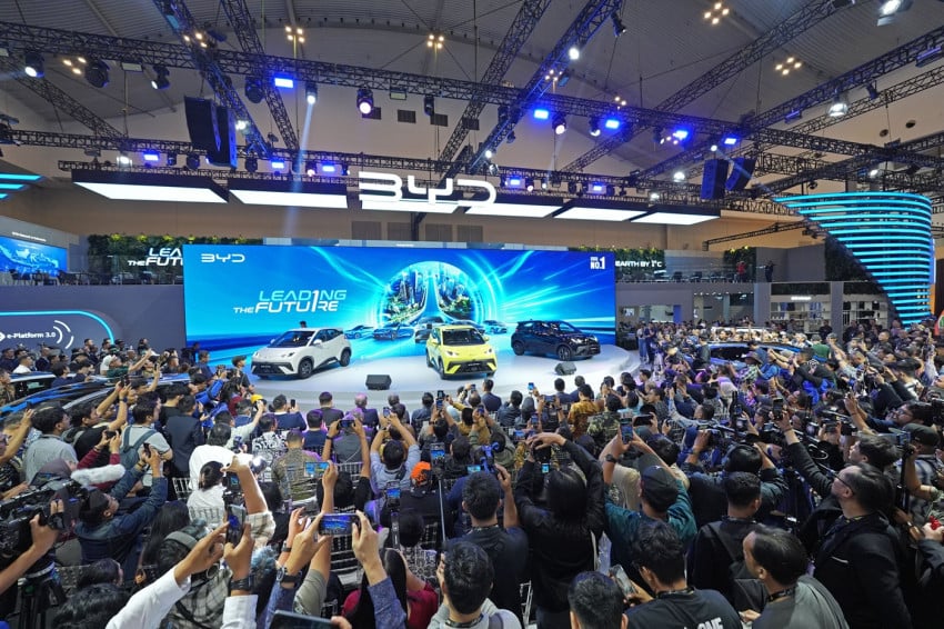 Mobil Listrik Menggila, LCGC Sekarat: Produsen Wajib Adaptasi!