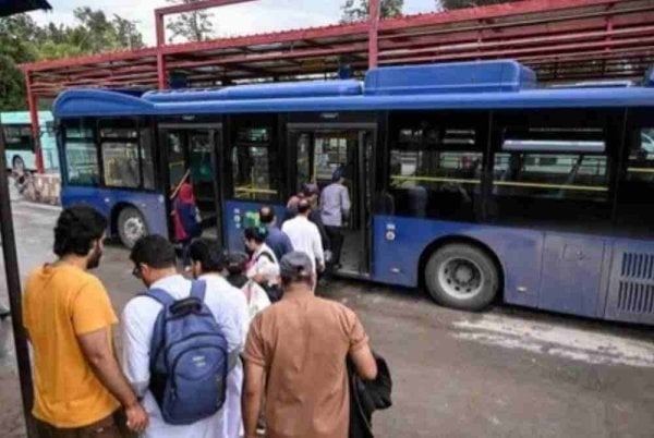 Bensin Melejit, Pakistan Gratiskan Angkutan Umum! 1 Bensin Melejit, Pakistan Gratiskan Angkutan Umum!