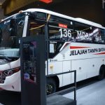 Bus Hino 4x4 Terbaru: Penakluk Medan Ekstrem, Legal di Jalan!