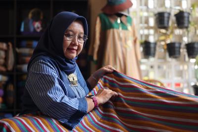 BRI & Peni: Tenun Lurik Malang Mendunia, Angkat Derajat Perempuan!