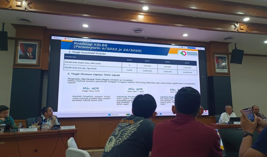 ternyata ini yang membuat penjualan mobil listrik melesat di indonesia idt