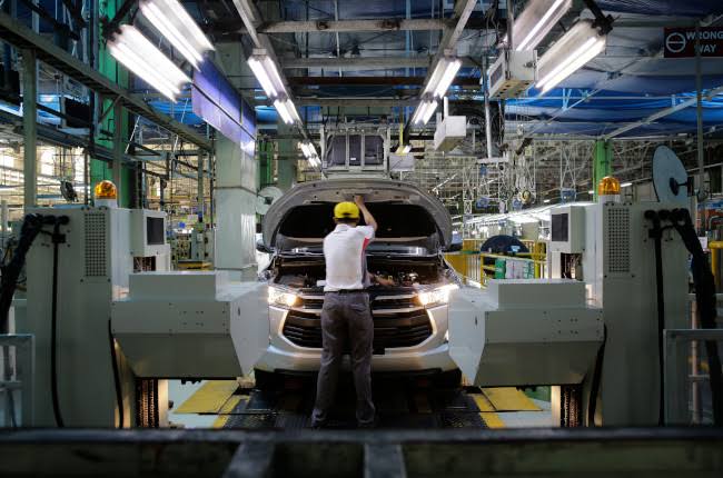 Toyota Terpukul Krisis Timur Tengah: 38.000 Mobil Lenyap!