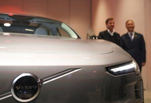 Volvo Terdesak! Geely Kunci Selamat dari Badai Otomotif!