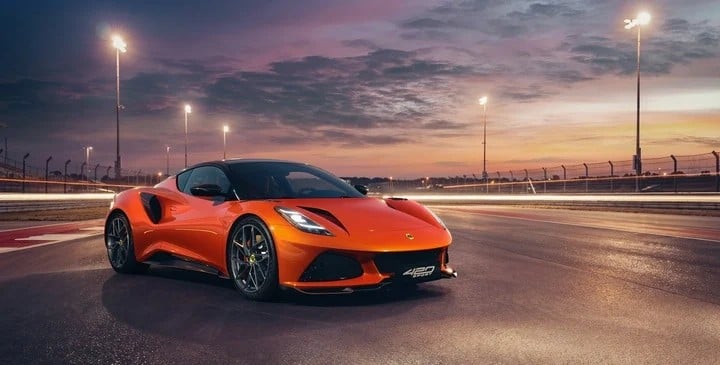 Lotus Emira 420 Sport: 420 HP, Akselerasi Kilat!