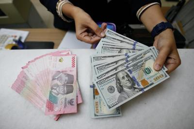 Rupiah Terjun Bebas! Tembus Rp17.880, Ada Apa?