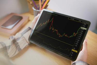 IHSG Terjun Bebas Investor Panik Hari Ini