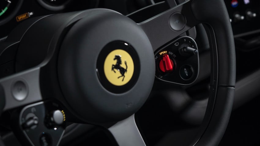 Saham Ferrari Anjlok Parah! EV Kontroversial Ini Biang Keroknya?