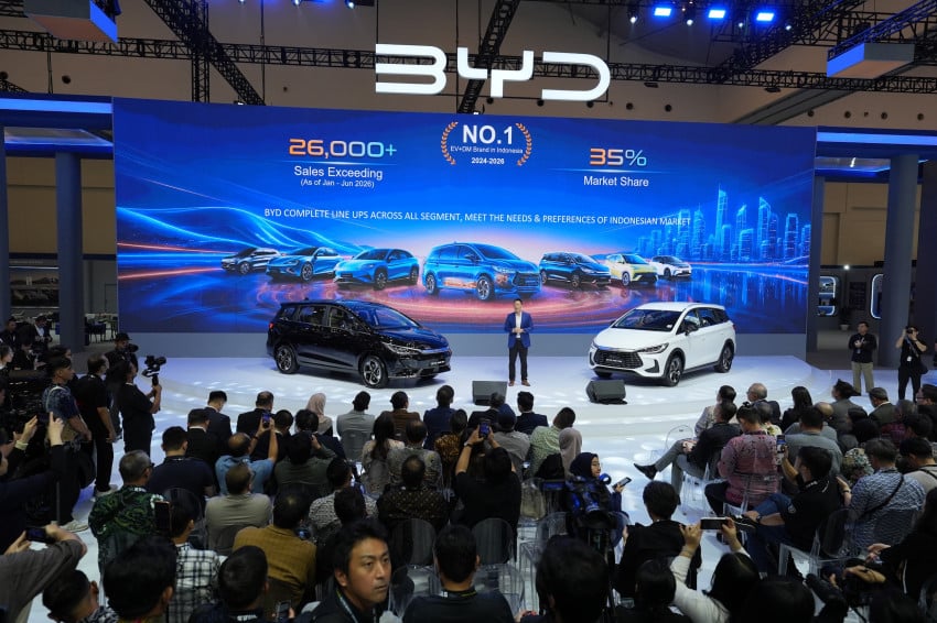 BYD M6 DM Menggila Kalahkan Versi Listrik 14 BYD M6 DM Menggila Kalahkan Versi Listrik