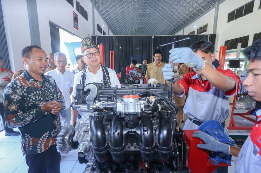 Kejutan Toyota di Lombok Cetak Teknisi Andal 12 Kejutan Toyota di Lombok Cetak Teknisi Andal
