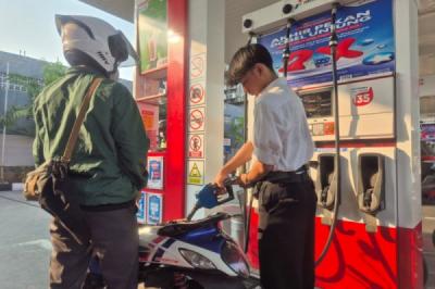 Harga BBM Anjlok Dompet Warga Auto Senyum Lebar