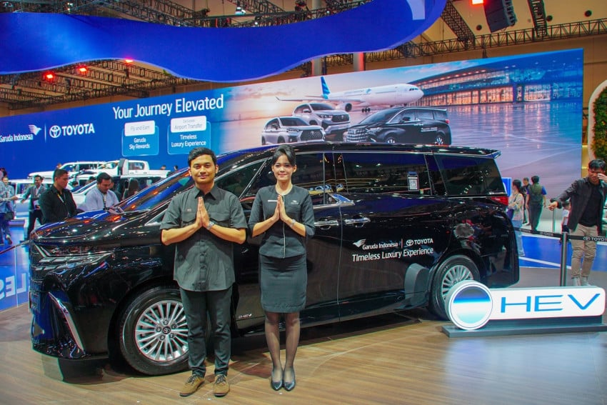 Jangan Kaget Alphard Hybrid Jemput Anda di Bandara 10 Jangan Kaget Alphard Hybrid Jemput Anda di Bandara
