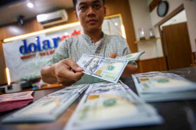 Dolar AS Tembus 18 Ribu Lagi Ada Apa