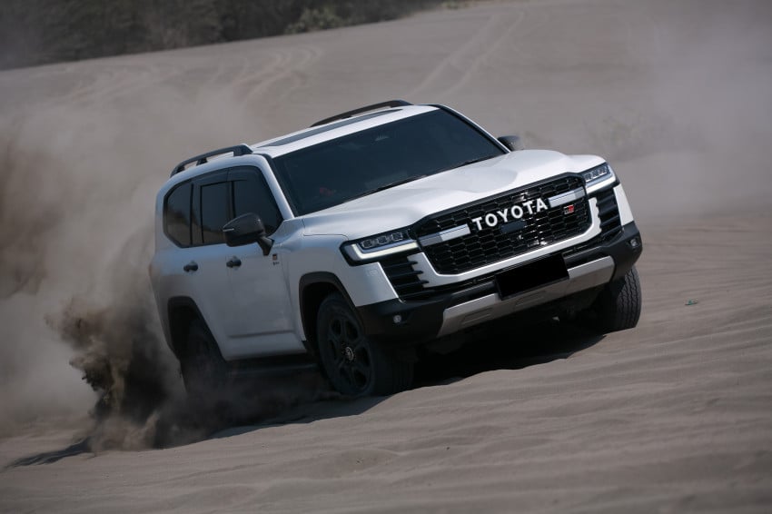 Land Cruiser Hybrid Menggila Tenaga Brutal 5 Land Cruiser Hybrid Menggila Tenaga Brutal
